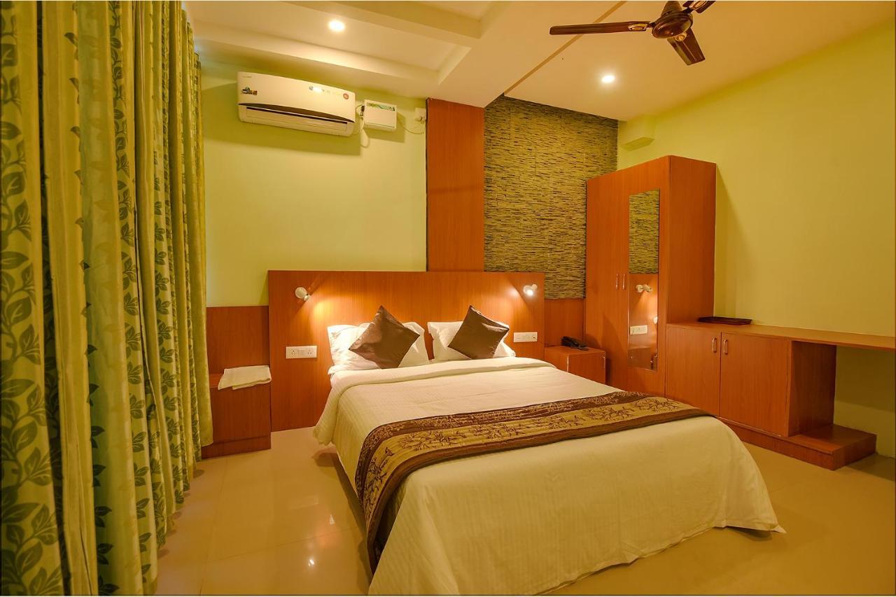 Fabhotel The Btm Palace - Btm Layout Nr Gopalan Innovation Mall Bangalore Extérieur photo