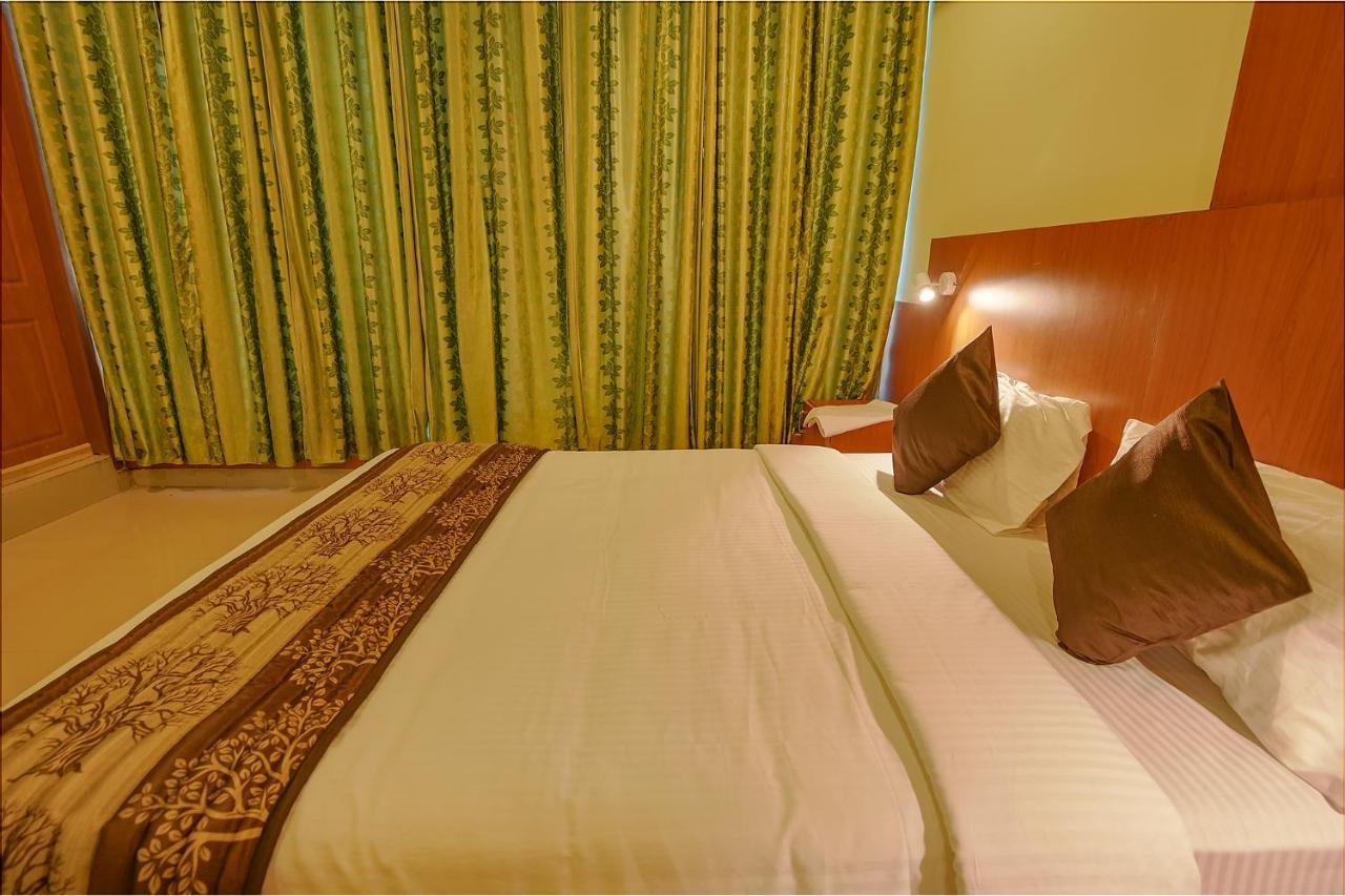Fabhotel The Btm Palace - Btm Layout Nr Gopalan Innovation Mall Bangalore Extérieur photo
